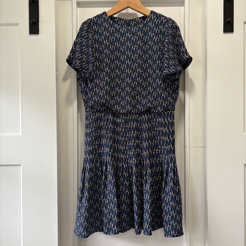 Ann Taylor Blue and White Floral Print Pleated Short Dress Size 2